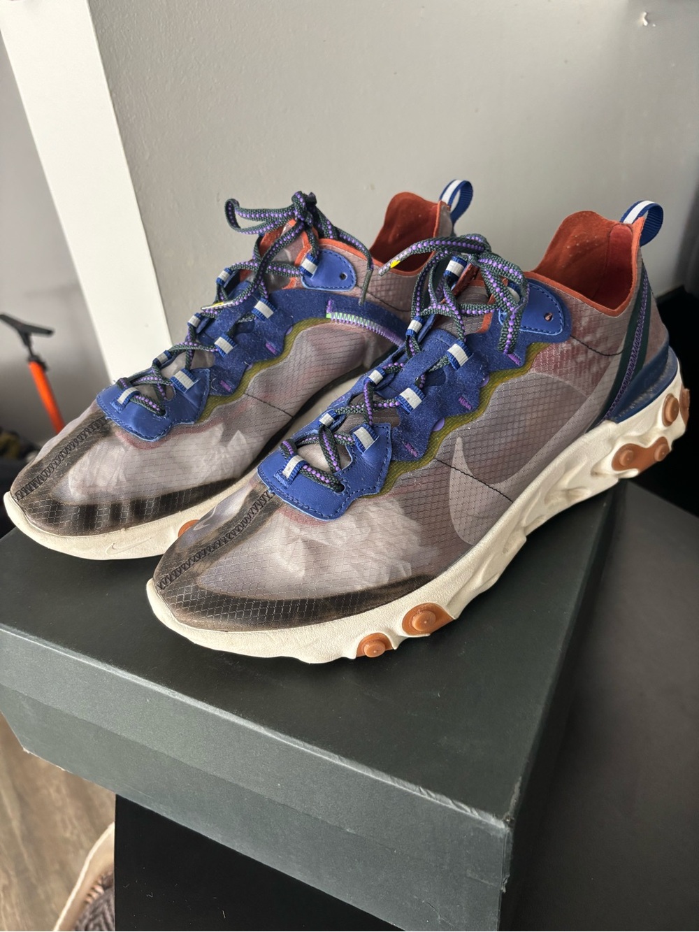 Men’s Nike React Element 87
Dusty Peach  size 11.5